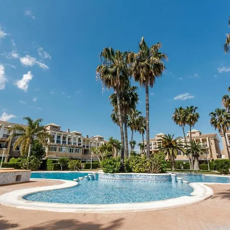 Gorgeous 2-bed Near The Beach *