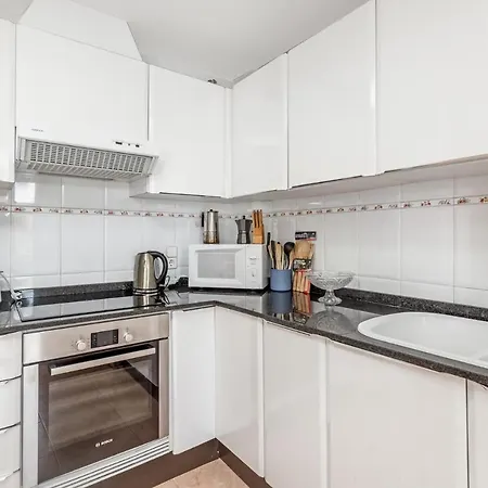 Gorgeous 2-bed Near The Beach * Denia