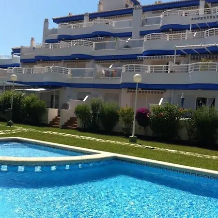 Gorgeous 2-bed Near The Beach Apartment